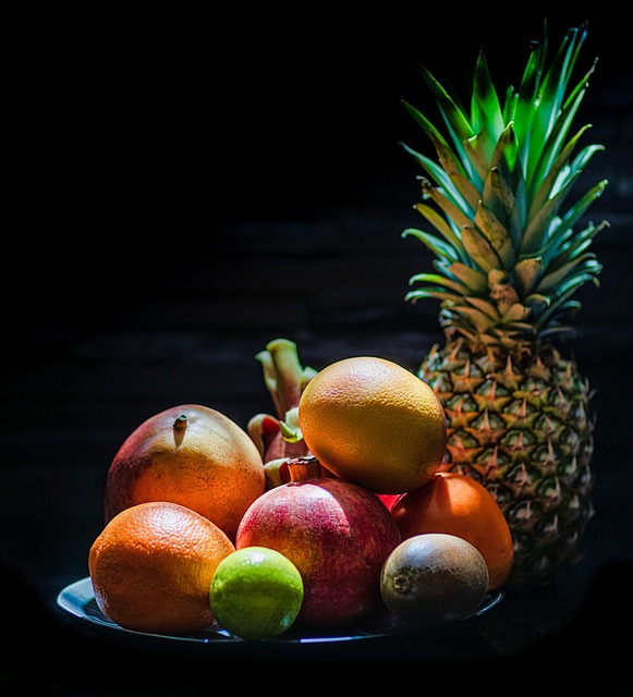 Fruit bowl with fresh fruits